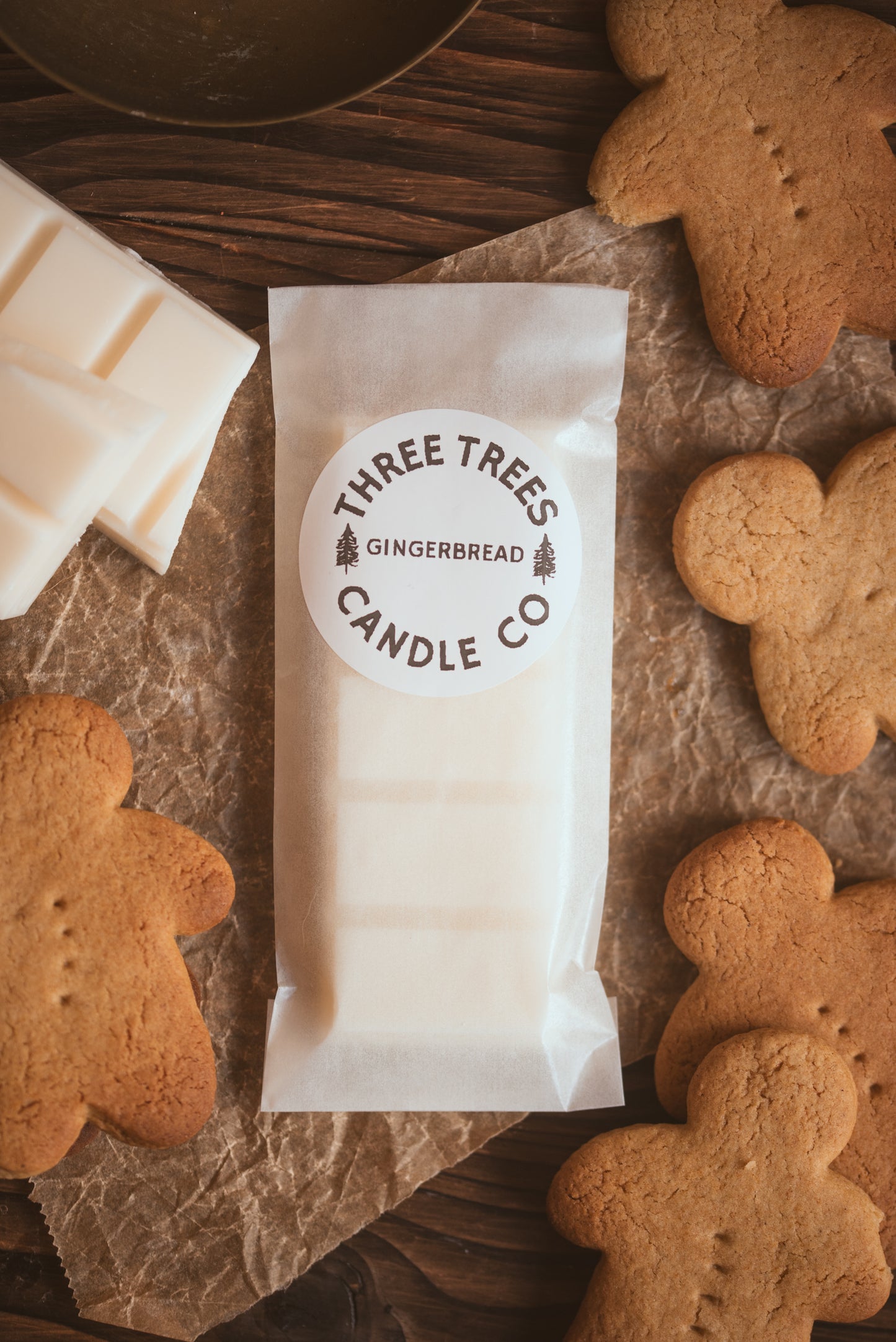 Gingerbreadh soy wax melt bar on christmas table