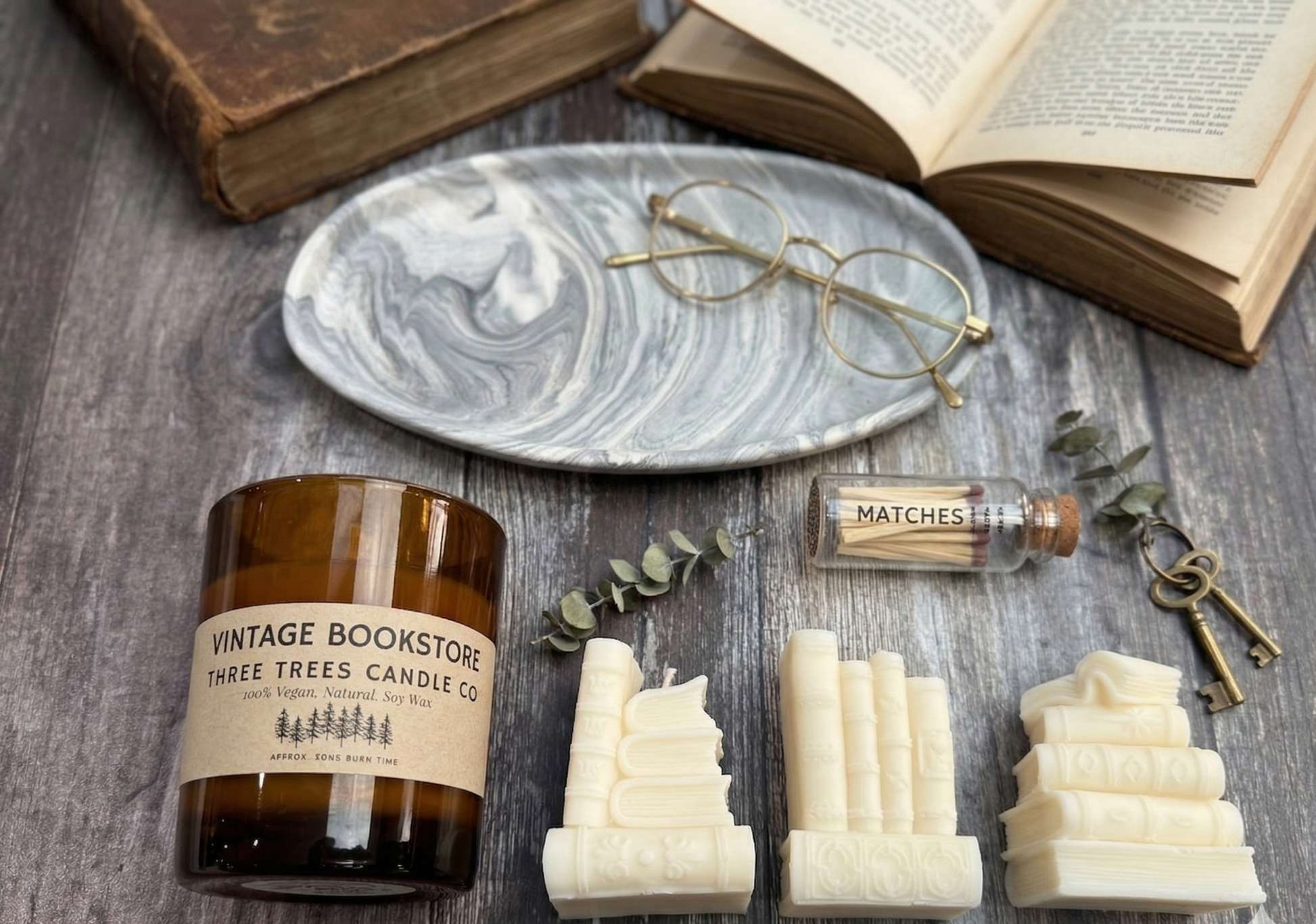 reader and book lover candle gift set