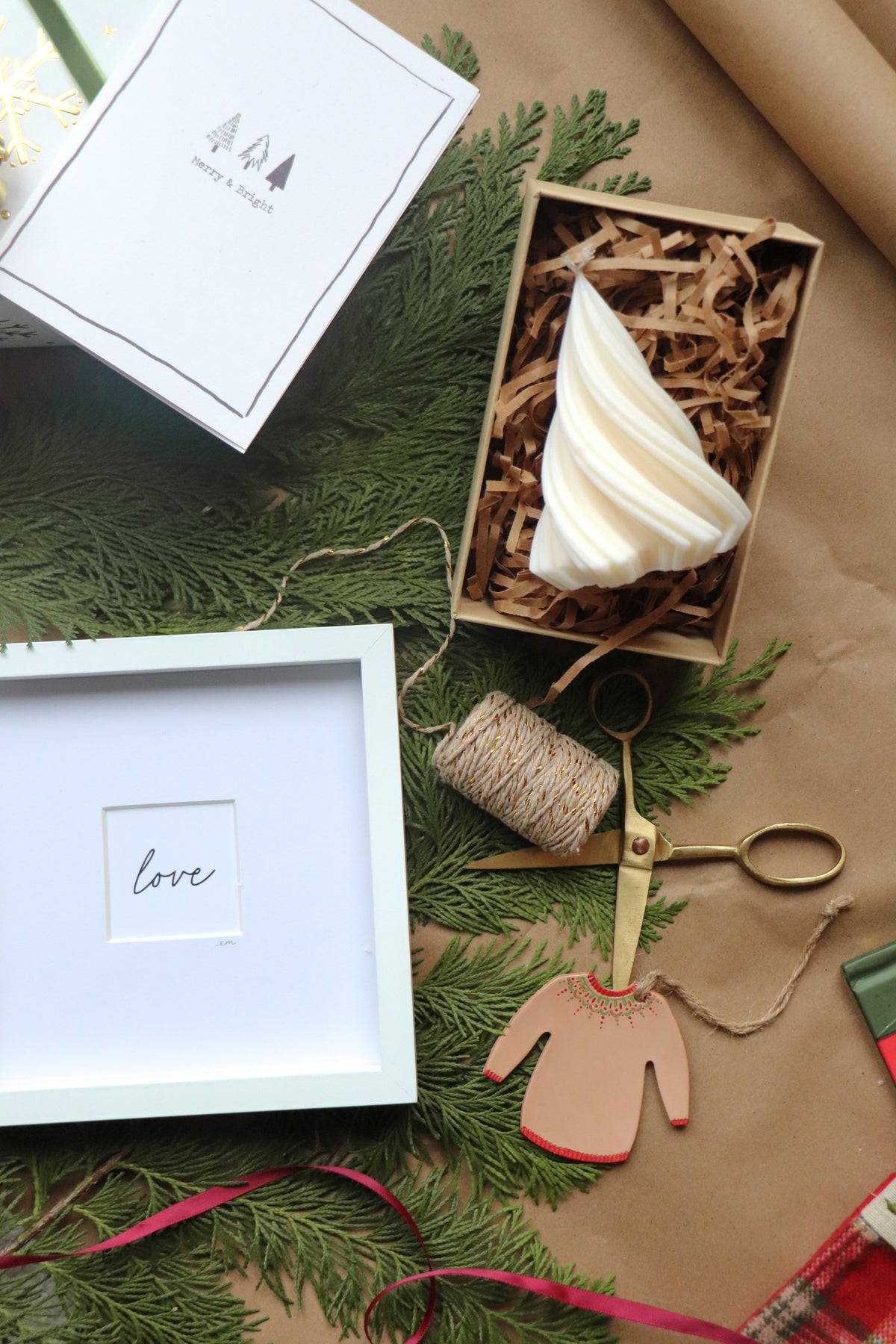 Sculptural twist Christmas tree candle gift box perfect for Christmas gifting